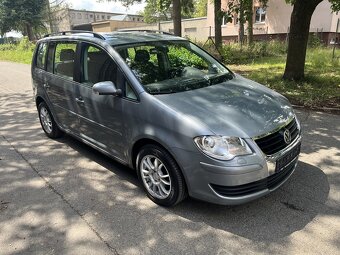 Volkswagen Touran 1.4tsi, naj 106 tis. km, vyhř. sedačky. - 2