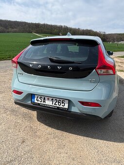 Volvo v40 T2 - 2
