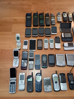 Sbírka starých telefonů viz foto - 2