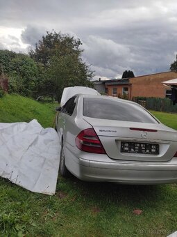 Mercedes Benz w211 - 2