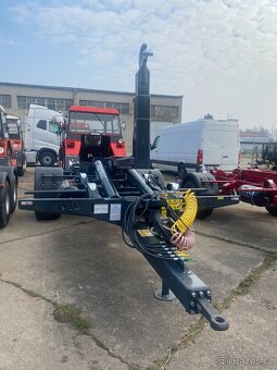 Traktorový nosič kontejnerů Portýr 9.7 skladem - 2