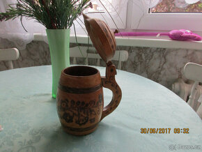 Prodám z pozůstaosti zdobené zrcadlo a korbel - 2