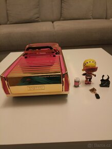 LOL Surprise auto s bazénem a tanečním parketem - 2