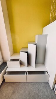Dětský set (2x postel + schody s úložným prostorem). - 2