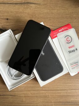 Apple iPhone 11 64GB Černý Stav: B Baterie: 85% - 2