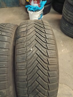 225/55/17 Michelin 97H - 2