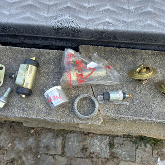 nahradní díly favorit - 2