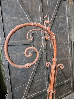 Kovaný historický držák - 2