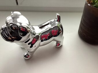 Kovová pokladnička buldok. - 2