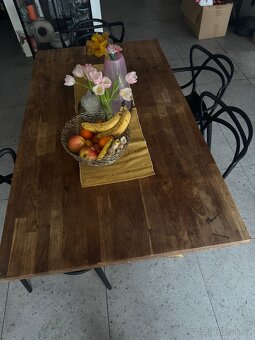 Jídelní stůl masiv pro 6lidí - 2
