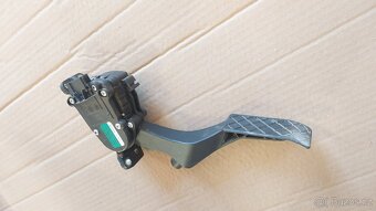 VW Transporter T5 – Pedál plynu - 2