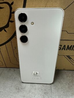 Samsung Galaxy S24 - 2