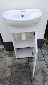 prodám UMYVADLO SE SKŘÍŇKOU - 2