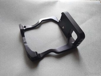 SmallRig klec pro Olympus E-M1 Mark II 2086 (NESEHNATELNÁ) - 2