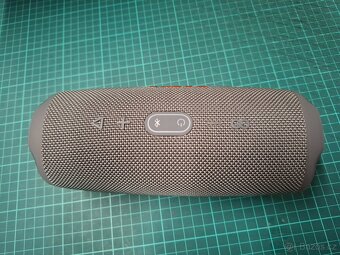 JBL Charge 5 - šedý - 2