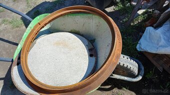 kanalizační vstup- poklop šachty - 2