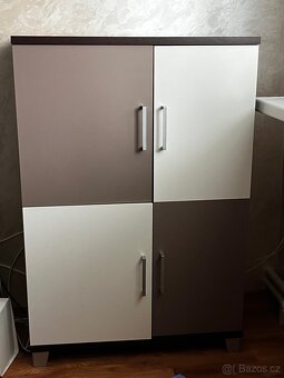 Prodám set moderního nábytku – skříňky + TV stolek - 2