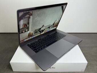MacBook Pro 15'' 2016 / i7 / 16GB / 512GB SSD / Space Gray - 2