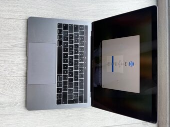 Macbook Pro (13 inch, 2019) - 2