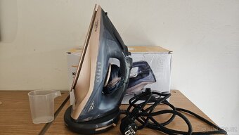 Žehlička ETA Kiara bezkabelová, 1276 90000 černá
- 2