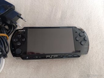 Sony PSP PlayStation Portable 3004 + Hry - 2
