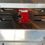 MITSUBISHI PAJERO III POUZDRO PNEUMATIKY, KRYT MOTORU - 2