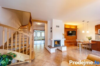 Prodej rodinného domu 5+1, 266 m2 Brno - Ivanovice - 2