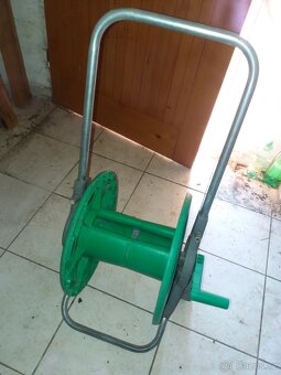 Vozík na zahradni hadici - 2