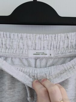 Světle šedé tepláky vel. S Reserved - 2