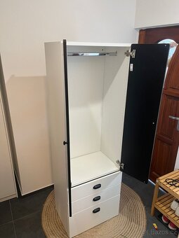 Prodej šatní skříně - 2