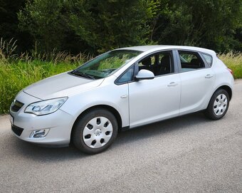 OPEL ASTRA 1.6 BENZÍN, ROK 2010, NAJETO 118.700 KM - 2