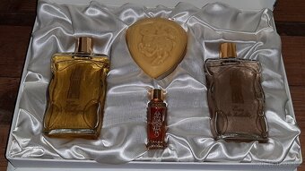 RETRO DÁRKOVÁ KAZETA S PARFÉMY PRAHA 1830 - 2