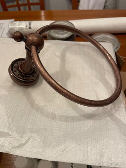 Věšák na ručník - 2