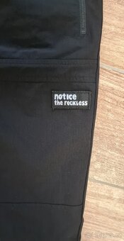 Černé sportovní jogger kalhoty Notice the reckless - 2