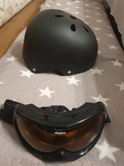 Helma a lyžařské brýle - 2