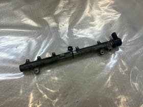 KOMPLETNÍ VSTŘIKOVACÍ LIŠTA 2.2 CDI 100KW 0445214038 - 2