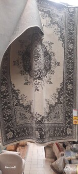 Prodám nový koberec bez třásní 160x225 .
 - 2