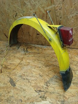 Babetta 207 žlutý zadní blatník + zadní světlo + držáky - 2