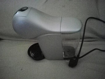 Kávovar na kapsle Dolce Gusto, šedý - 2