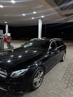 Mercedes-Benz e220d w213 143kW AMG paket - 2