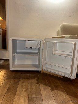 Malá lednice concept LR2047wh - 2