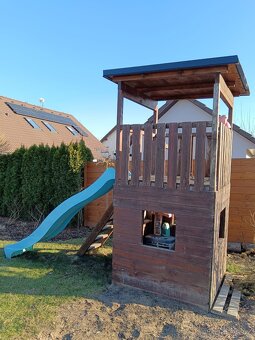Dětské hřiště se skluzavkou - houpačka - domeček - 2