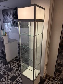 Prodám vitrínu, prosklená, osvětlená - 2