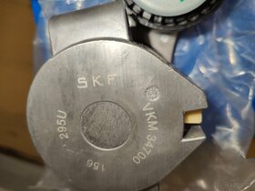 Napinaci kladka, zebrovany klinovy remen SKF VKM 34700 - 2