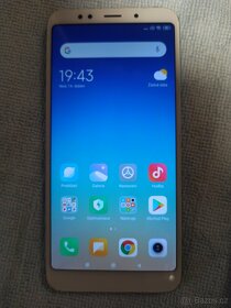 Xiaomi Redmi 5 Plus 3GB/32GB modrý - 2