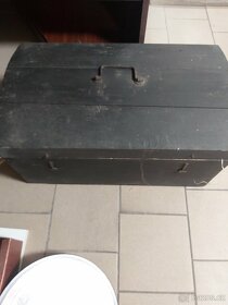 Truhla, dřevěná starožitná truhla, starožitný kufr - 2
