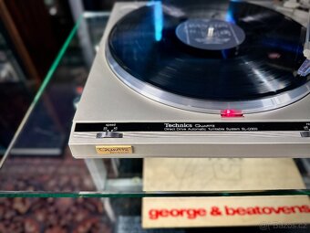 TECHNICS SL-Q300 (r.1983) direct-drive, quartz, automat - 2