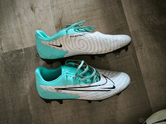 Kopačky NIKE vel. 39 kovové špunty - 2