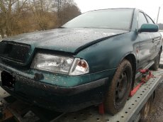 Prodám veškeré díly z vozidla Škoda Octavia 1.8T 110KW - 2