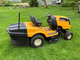 Zahradní traktor Cub Cadet LT2 NR92 - 2